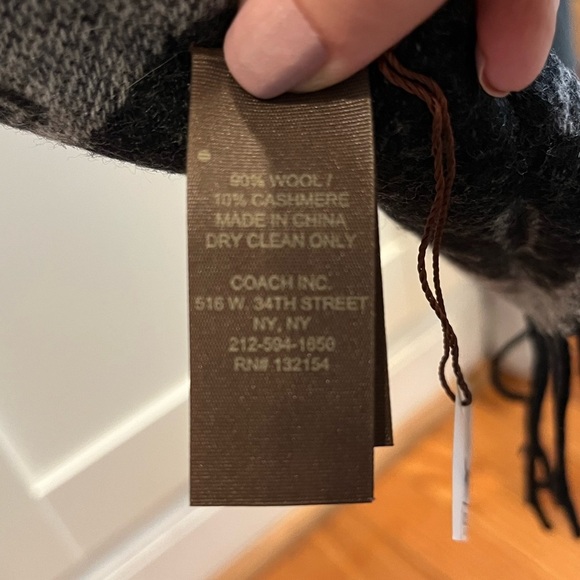 Coach Horse And Carriage Her Muffler NWT - Picture 6 of 9